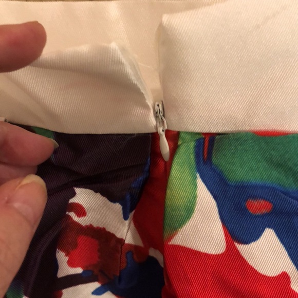 Wearable art, right from the designers showroom. 28 inch waist. 27 inches long - Picture 7 of 7